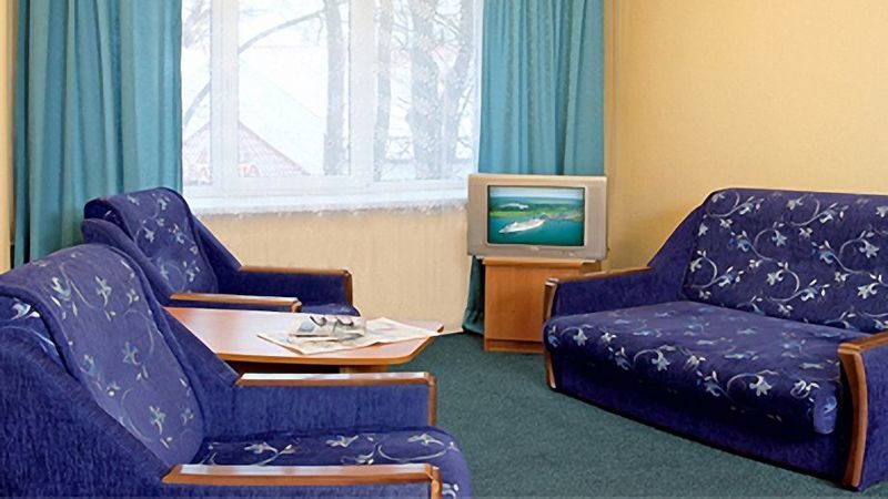 Kozatsky On Antonova Hotel Kyiv Exterior photo